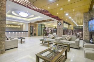 white palace hotel