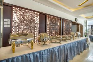 white palace hotel