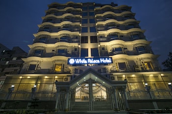 white palace hotel