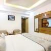 white palace hotel