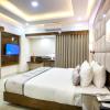 white palace hotel
