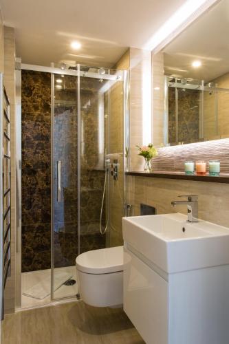 baker street apartments by viridian apartments