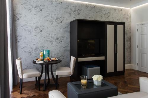 baker street apartments by viridian apartments