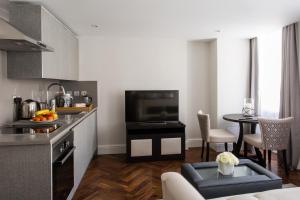 baker street apartments by viridian apartments