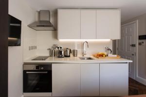 baker street apartments by viridian apartments