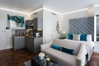 baker street apartments by viridian apartments