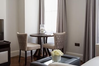 baker street apartments by viridian apartments