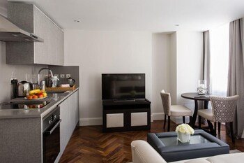 baker street apartments by viridian apartments
