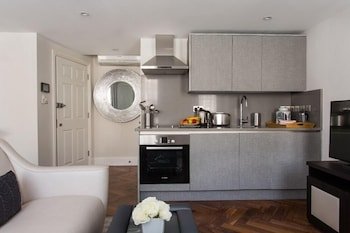 baker street apartments by viridian apartments