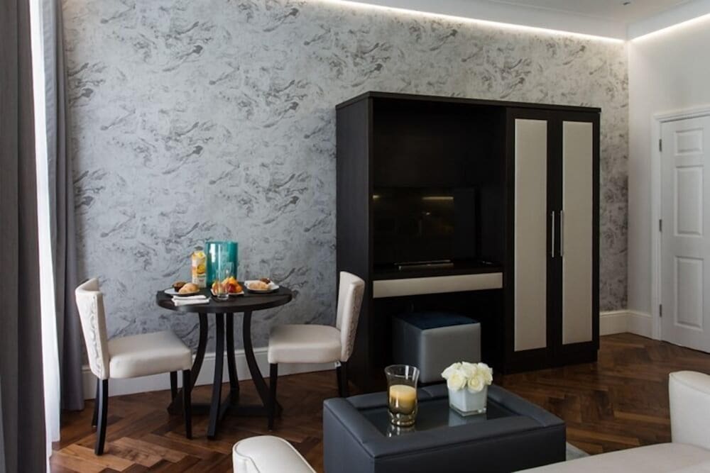 baker street apartments by viridian apartments