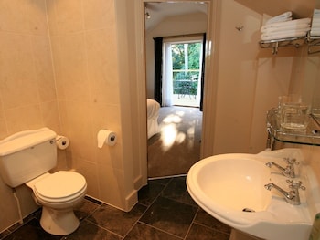 the oak inn staplow