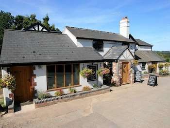 the oak inn staplow