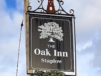 the oak inn staplow