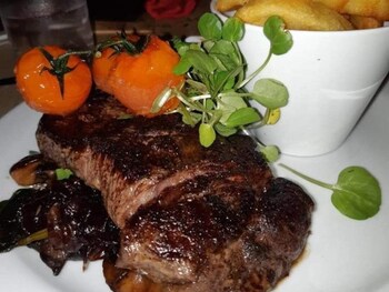 the oak inn staplow