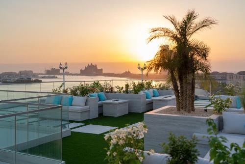 c central resort the palm