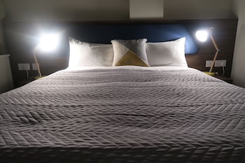 quay apartments clarence house