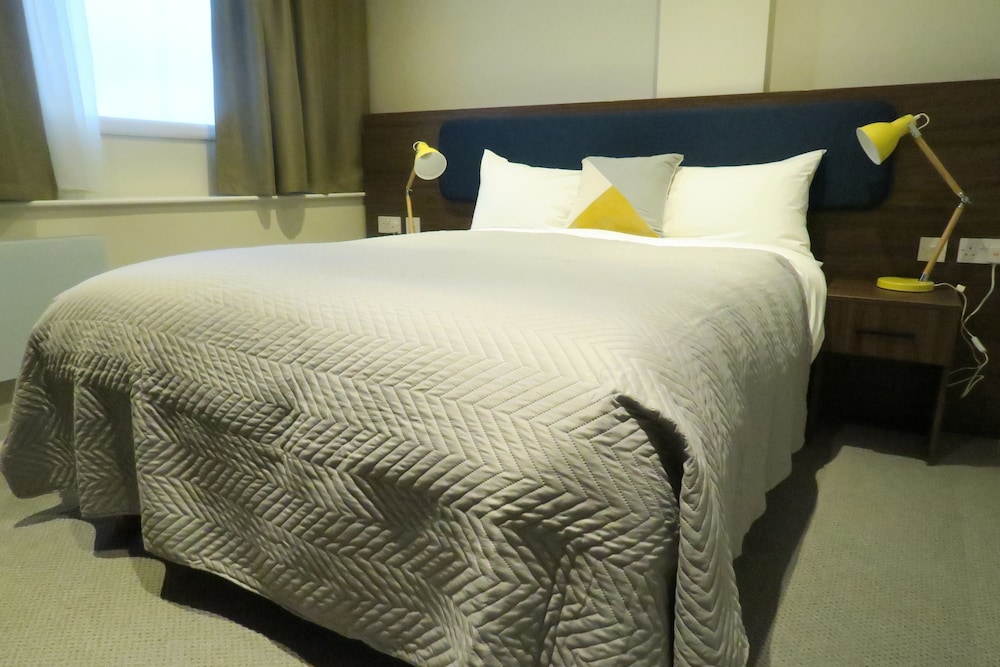 quay apartments clarence house