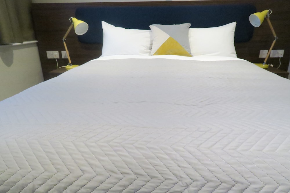 quay apartments clarence house