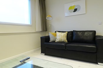 quay apartments clarence house