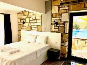 victoria hotel and lounge