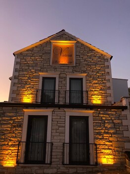 victoria hotel and lounge