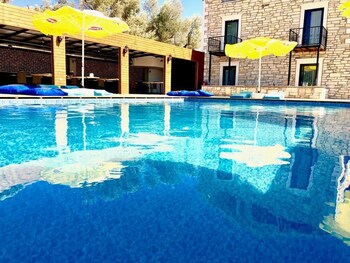 victoria hotel and lounge