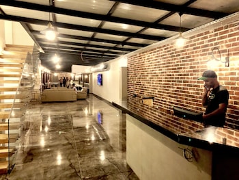 Victoria Hotel And Lounge,Near Eski Foca Harbor,2 star