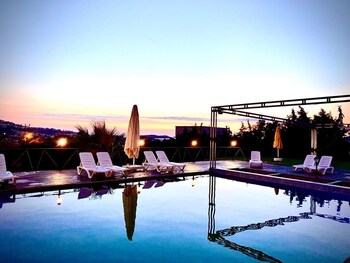 victoria hotel and lounge