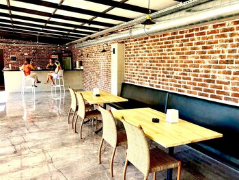 victoria hotel and lounge