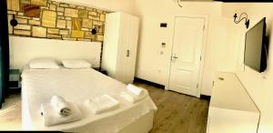 victoria hotel and lounge