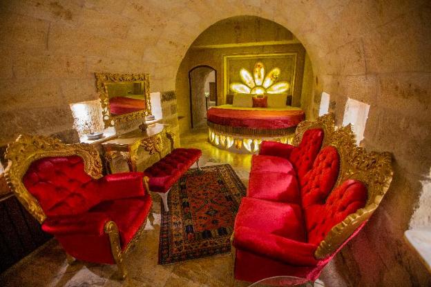 royal cave hotel