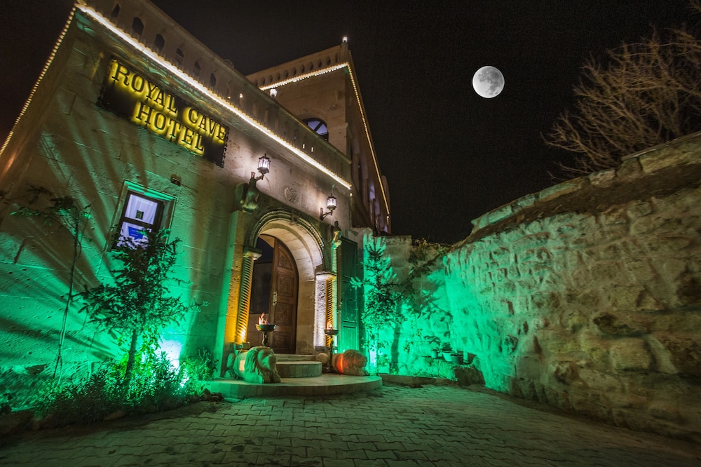 royal cave hotel