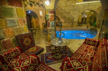 royal cave hotel