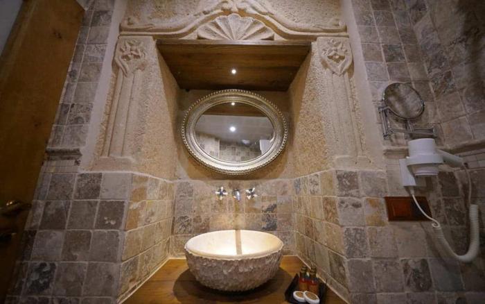 arte cave hotel