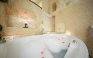arte cave hotel