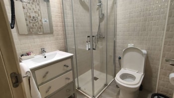 hostal flor de lis lojo