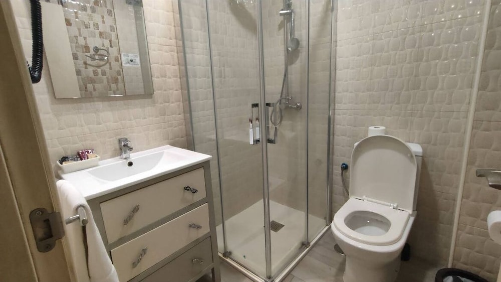 hostal flor de lis lojo