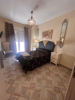 hostal flor de lis lojo