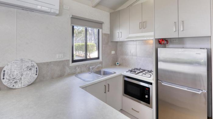 deniliquin riverside caravan park