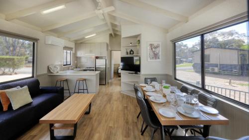 deniliquin riverside caravan park