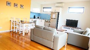 apollo bay seal apartments