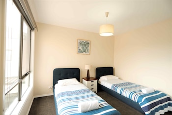 apollo bay seal apartments