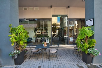 urban nest suites and apartments