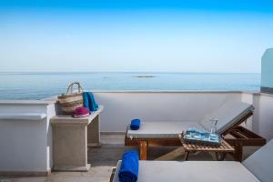 pyrgos blue