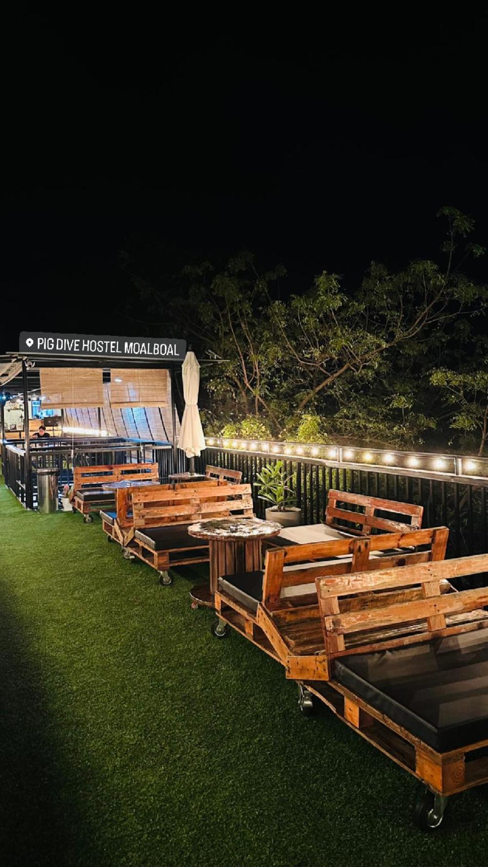 pig dive hostel