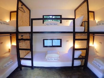 pig dive hostel