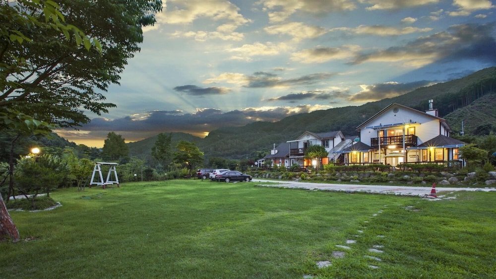 hwacheon parprika yellow pension