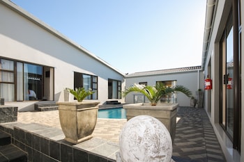 Le Blue Guesthouse,Eastern Cape>>Bluewater Bay,3 star