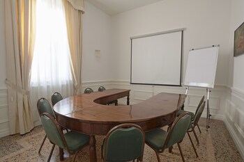 Rechigi Park Hotel,Castelvetro Di Modena>>Bologna,4 star