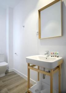 nqn aparts and suites madrid